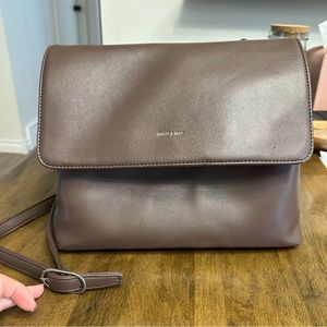 Mat & Nat - WAPI VEGAN SHOULDER BAG - LOOM - purple brown color - great neutral